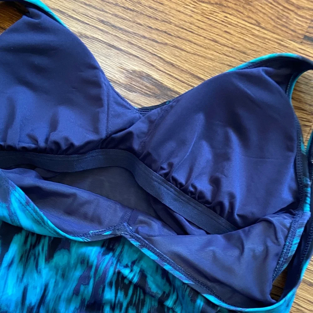 TYR Women’s‎ Teal Black One-Piece Competition Swimsuit XSmall  Medium Athlete